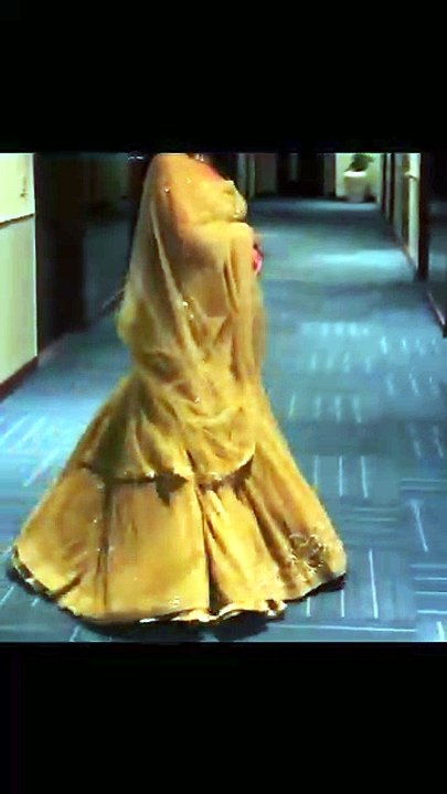 Twirling_in_lehenga_makes_me_feel_like_a_desi_p...