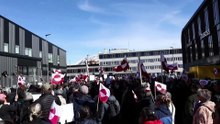 «Δεν πωλούμαστε»: Διαδηλώσεις Γροιλανδών κατά της αυξανόμενης αμερικανικής παρουσίας στο Νουούκ