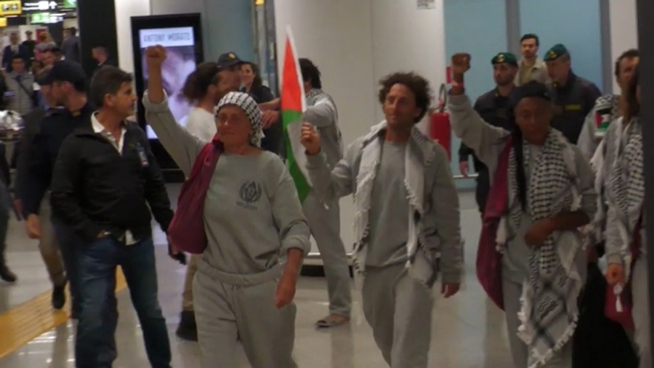 Flotilla, l'arrivo degli attivisti a Fiumicino: «48 ore di torture»