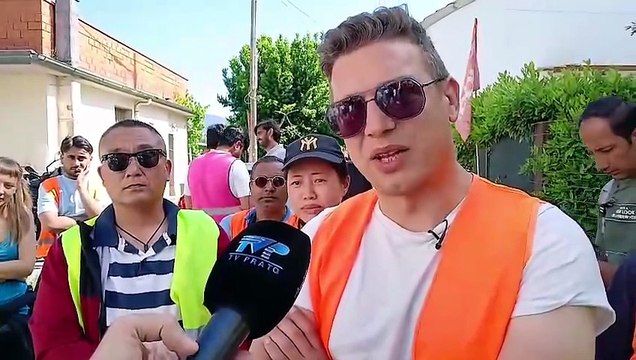 https://s1.dmcdn.net/v/b7oLM1g427NrjdlMk/x360