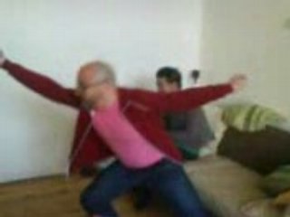 Emmanuel et Shin jouent à Wii Sports