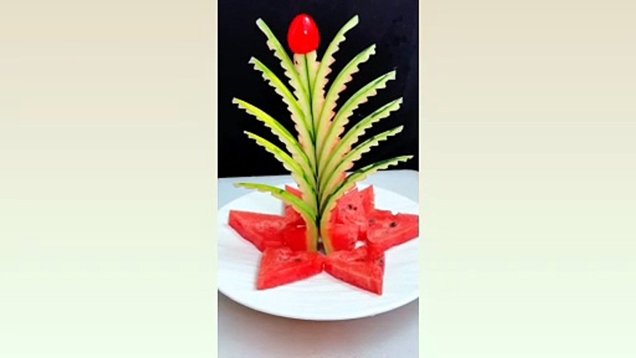 Watermelon cutting decorations.
