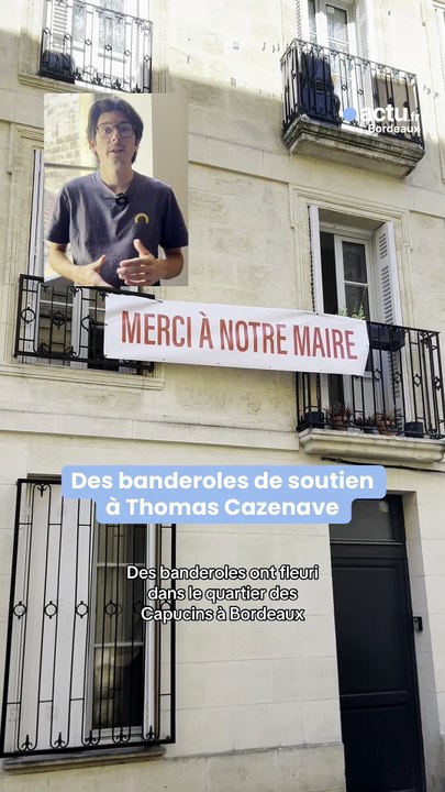Des banderoles installées aux Capucins à Bordeaux