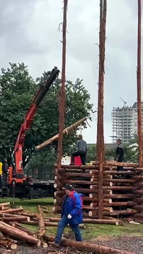 Paróquia São João Batista inicia montagem da tradicional fogueira da festa do padroeiro em Cascavel