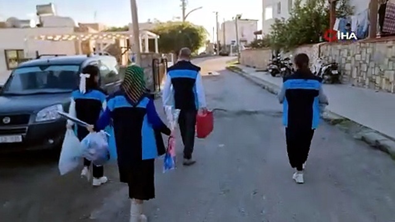Bodrum’da çocuklara bayram öncesi oyuncak dağıtıldı