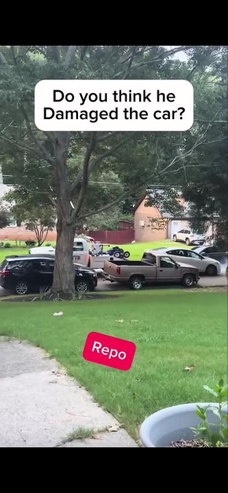 Who think this repo man damage the vehicle towing it? 🤦🏾‍♂️ #repo #automobile #towtruck #tow #goat