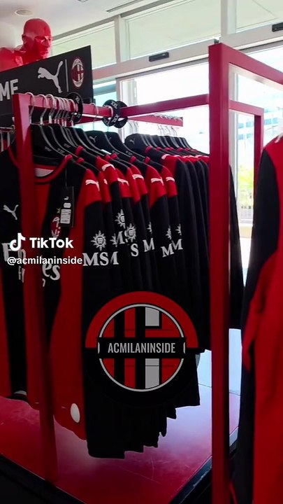 Casa Milan, la nuova prima maglia 2026-27 regina del Milan Store