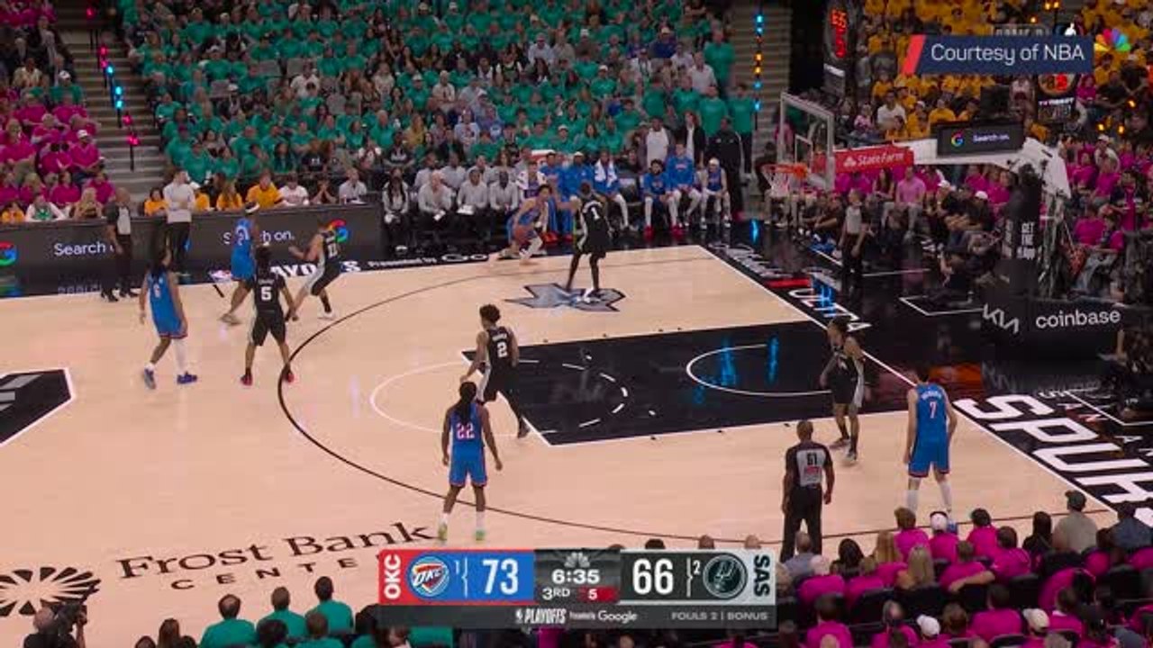 Fearless McCain flexes on Wemby after bucket