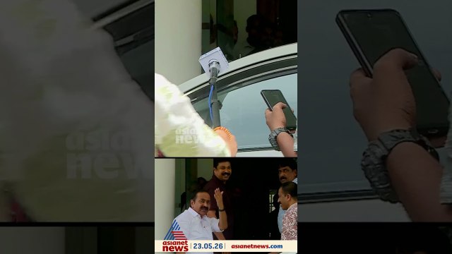 എന്തൊരു ചൂടാ ഇത്, ഇങ്ങനെ വെയിലത്ത് നിൽക്കല്ലേ...ദില്ലിയിൽ മാധ്യമ പ്രവർത്തകരോട് മുഖ്യമന്ത്രി