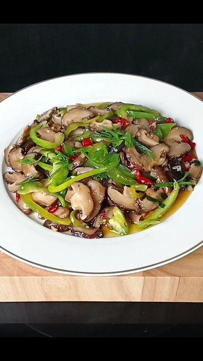 🍄 Tumis Jamur Shiitake Paprika Hijau Gurih Pedas | Easy Homemade Recipe 🔥