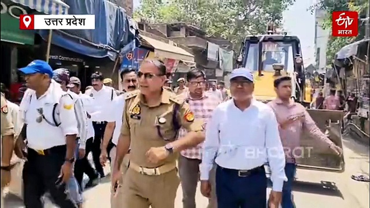 अवैध अतिक्रमण के खिलाफ चला बुलडोजर, सरकारी भूमि पर बनी मज़ार सहित अतिक्रमण हटाया गया