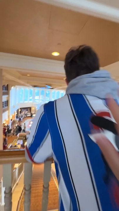 3000€ la nuit à Disneyland Paris ?! 🙈