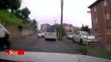 Otomobil ile motosikletin çarpıştığı kaza kamerada