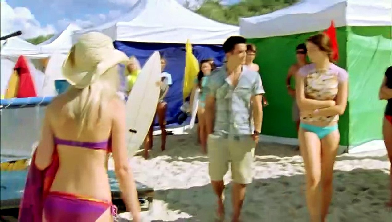 Lightning Point - 1x23 Championnes de surf