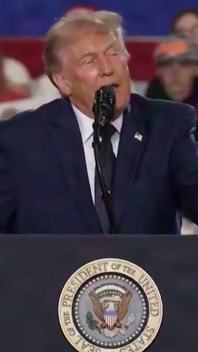 Trump awards deceased ‘red bandana’ man for 9/11 heroism