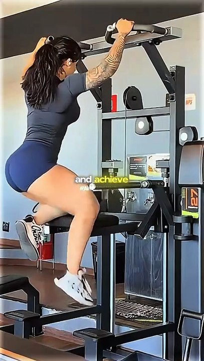This Assisted Pull-Up Machine Actually Works 😳💪