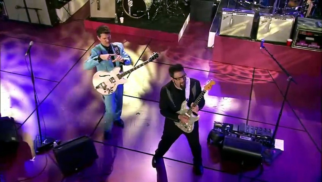 Notice The Ring - Chris Isaak (live)