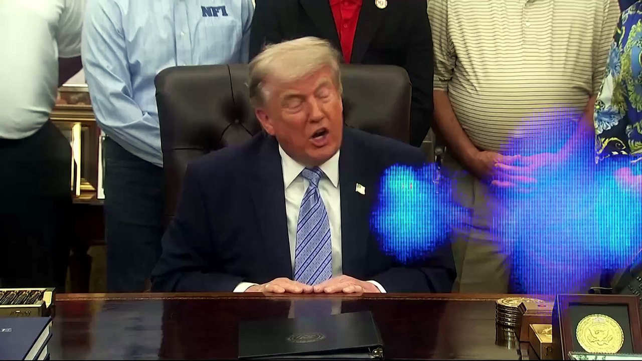 Trump Buka Suara Soal Baku Tembak di Luar Gedung Putih