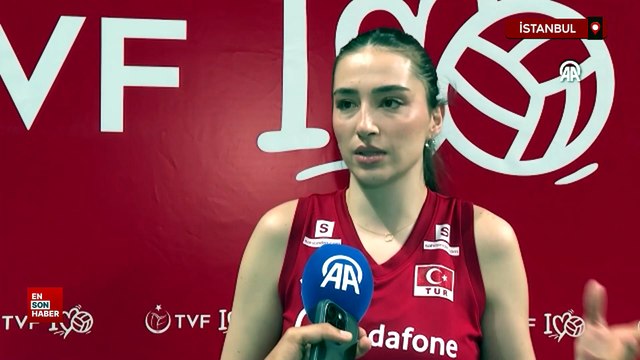 Milli voleybolcular Saliha Şahin ile Dilay Özdemir, yaz sezonu için heyecanlı