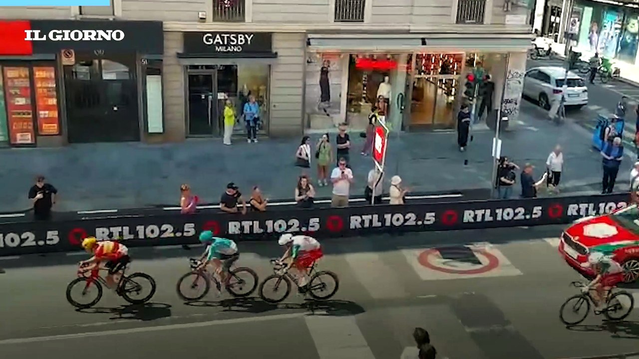Giro d'Italia a Milano: il passaggio da corso Buenos Aires
