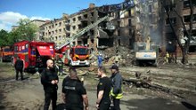 Uno de los ataques rusos más potentes contra Kiev deja al menos cuatro muertos y 100 heridos