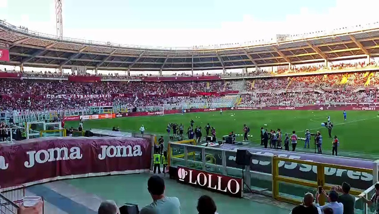 Derby della Mole, il Torino in campo per il riscaldamento (Video)