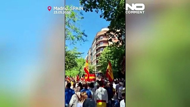 Χιλιάδες διαδήλωσαν στη Μαδρίτη ζητώντας την παραίτηση του Ισπανού πρωθυπουργού Πέδρο Σάντσεθ