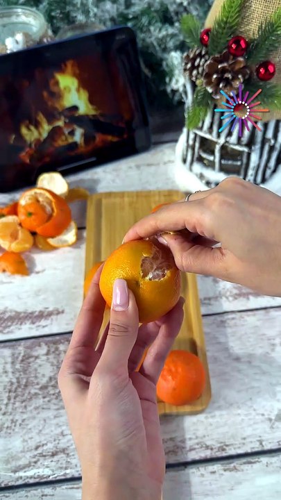 A festive wreath that smells like magic🍊✨