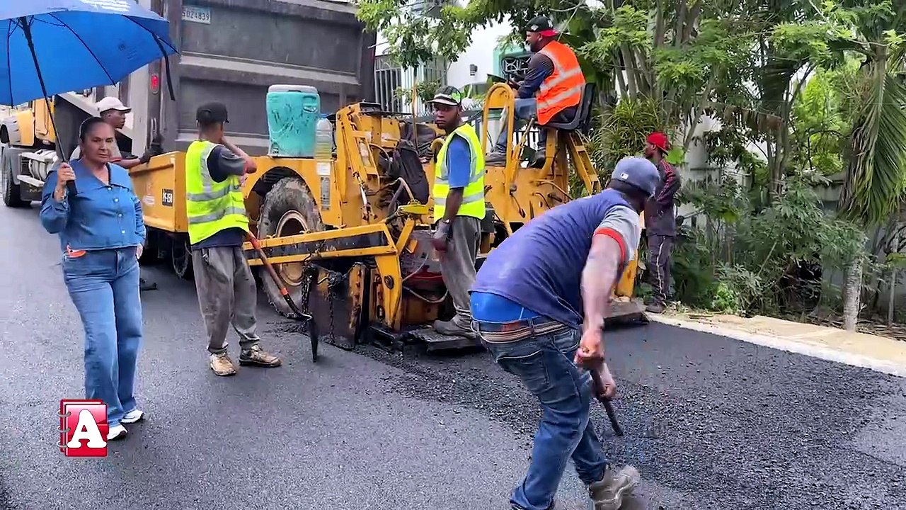 Llegan equipos para asfalto al sector Espínola de SFM; gobernadora anuncia plan para trabajos en otros sectores