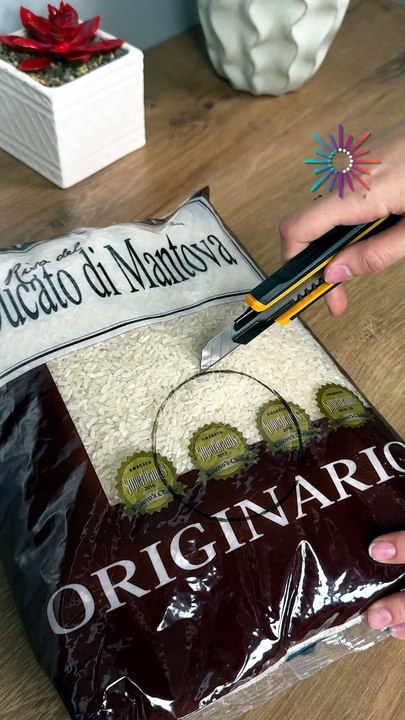 The perfect rice pouring tool