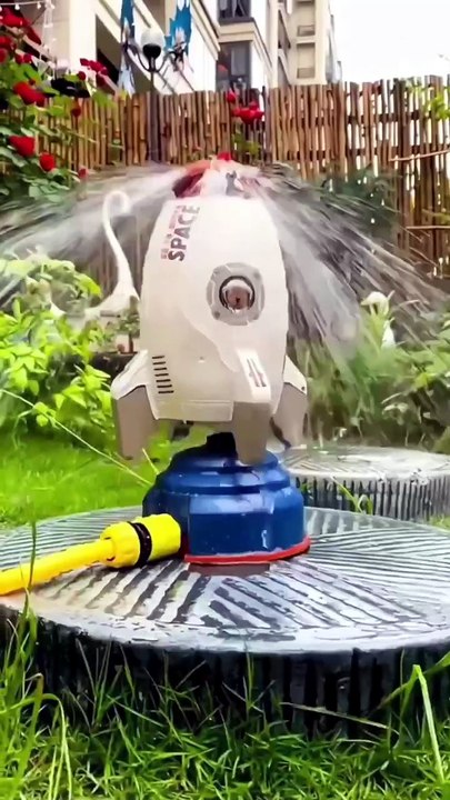 Rocket Launcher Toys Water Spray Spinning Rocket Water Pressure Lift Sprinkler Toy