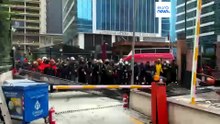 Policja weszła do siedziby partii opozycyjnej CHP z gazem łzawiącym. "Odwołaj swoich pseudomafiosów"