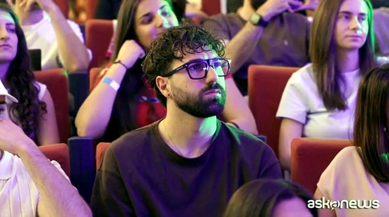 Ultimo dialoga con Crepet nell'incontro con gli studenti di Roma Tor Vergata