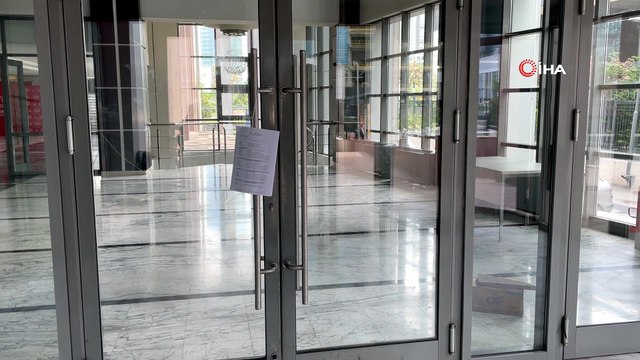 Mutlak butlan kararı CHP Genel Merkezi girişine asıldı