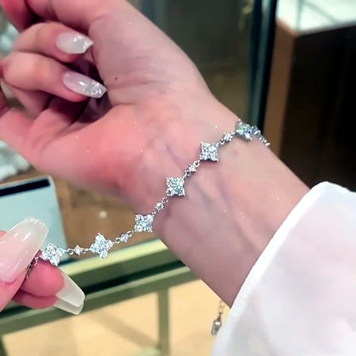 This Bracelet Looks PURE Luxury 😍🍀
