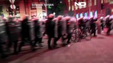 Gwałtowne starcia po masowym proteście w Belgradzie