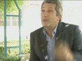 Alain Chabat est Gilles Gabriel - ITV - La Personne aux 2 pe