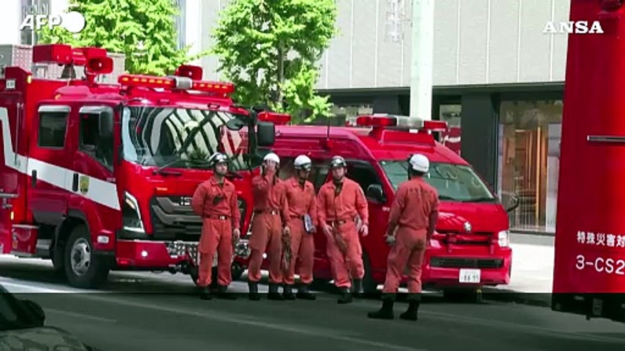 Tokyo, uomo spruzza una sostanza nociva in un centro commerciale: 20 i feriti