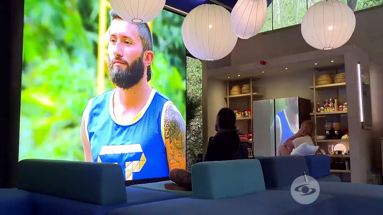 104. Una dupla pelea entre sí y dos mujeres sufren la prueba