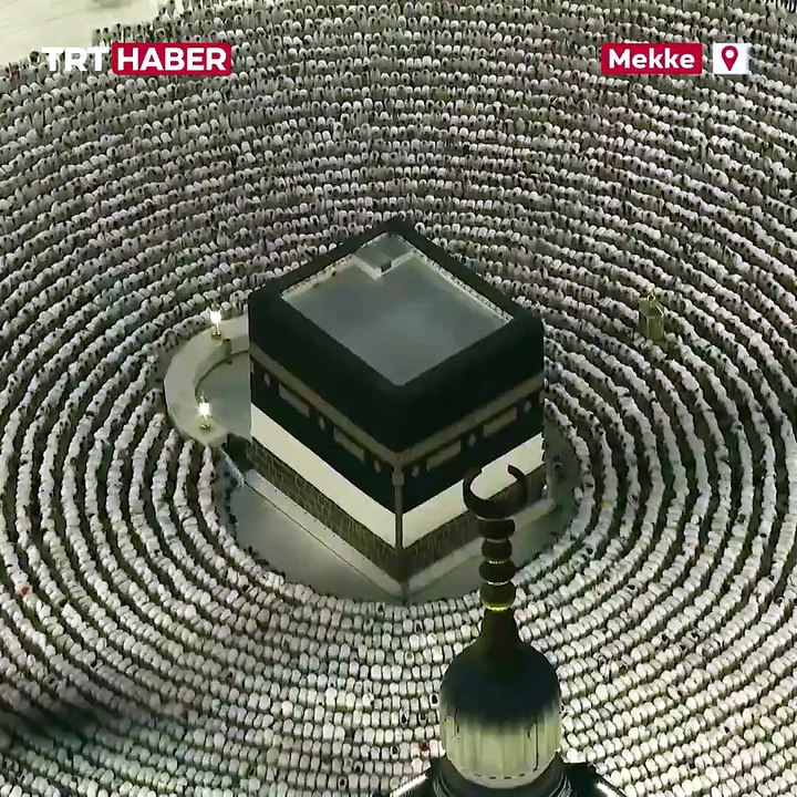 🕋 Dünyanın dört bir yanından 1,5 milyondan fazla Müslüman, hac ibadeti için kutsal topraklarda.  📍Mekke