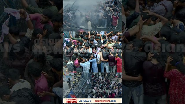 തൃശ്ശൂരിൽ SFIയുടെ കമ്മീഷണർ ഓഫീസ് മാർച്ച്; ബാരിക്കേഡ് മറിച്ചിടാൻ ശ്രമം, ജലപീരങ്കി പ്രയോഗിച്ച് പൊലീസ്