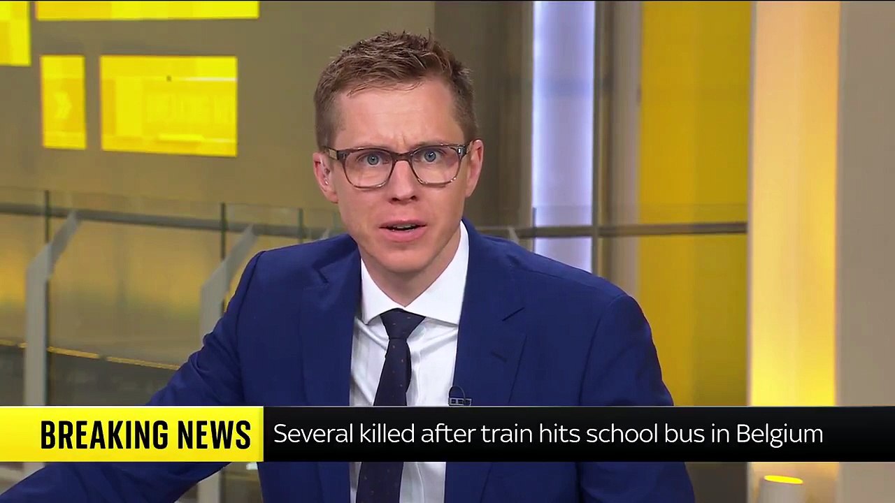 Belgique : Un car scolaire percute un train près de Buggenhout - Le ministre de l'Intérieur fait état de plusieurs "victimes"