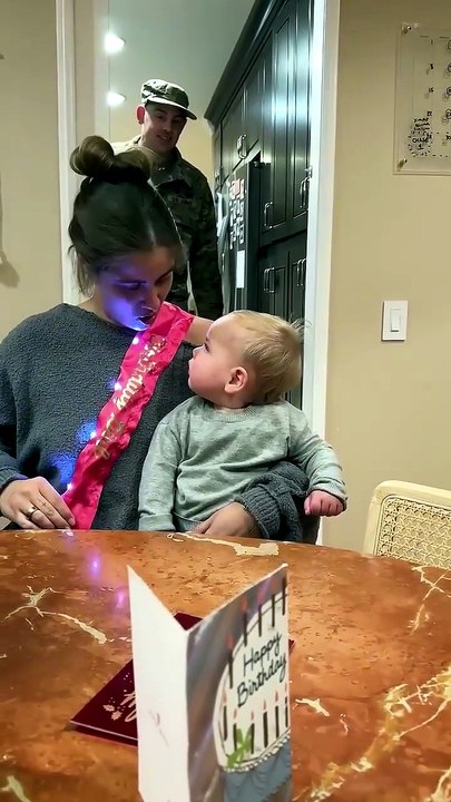 Soldier proposes to his girlfriend and finds out they’re having twins ❤️🥹🥹 don’t miss this!
