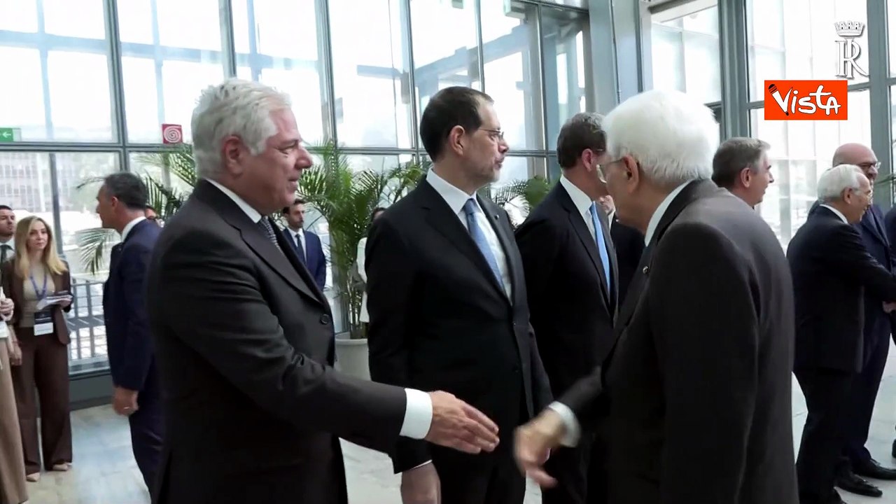 Standing ovation per Mattarella, al suo arrivo all'Assemblea di Confindustria alla Nuvola