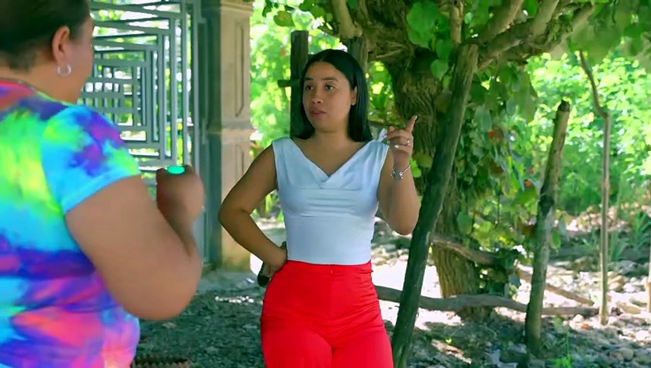 La mas FINA del barrio viajando en transporte publico