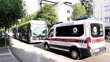 Bolzano, brusca frenata dell'autobus in viale Druso: tre feriti e vetro in frantumi