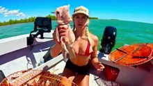 GIRLS GO ON A HUNT FOR BIG MUD CRABS 🦀 (catch & cook)