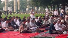 Jemaah Iduladha Padati Lapangan Masjid Agung Al-Azhar