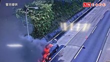 國3新店隧道北口火燒車 烈焰沖天駕駛倉皇逃生