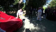 Папа Лев XIV тестирует электрическое будущее Ferrari на суперкаре Luce